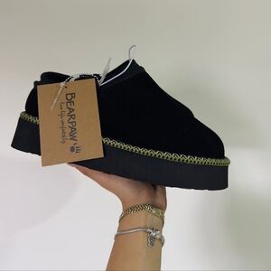 BEARPAW Women's Tabitha Black Slippers Comfortable and Lightweigh Size 6